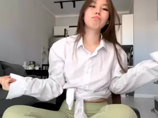 Akemi's Live Sex Cam Show