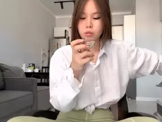 Akemi's Live Sex Cam Show