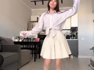 Akemi's Live Sex Cam Show