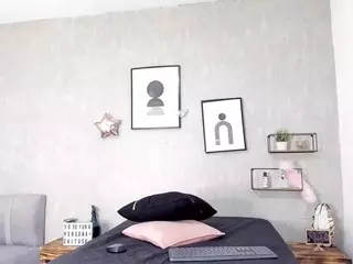 nahomi-bianchi's Live Sex Cam Show