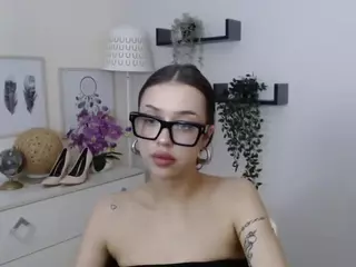 RoxyBullet's Live Sex Cam Show