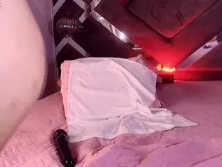 sara-lop's Live Sex Cam Show