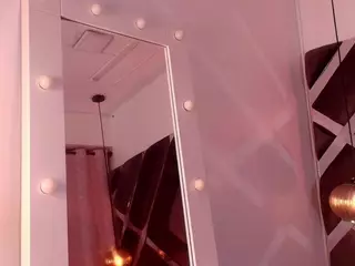sara-lop's Live Sex Cam Show