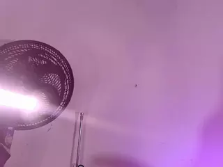 sara-lop's Live Sex Cam Show