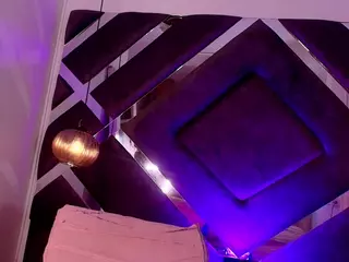 sara-lop's Live Sex Cam Show