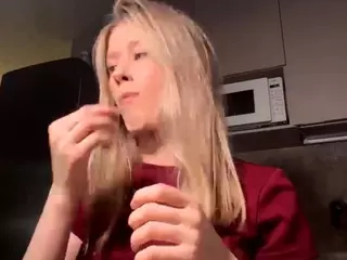 SilviaHambelton's Live Sex Cam Show