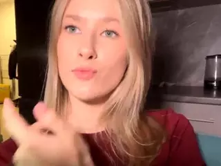 SilviaHambelton's Live Sex Cam Show