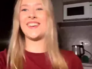 SilviaHambelton's Live Sex Cam Show