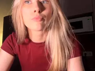 SilviaHambelton's Live Sex Cam Show