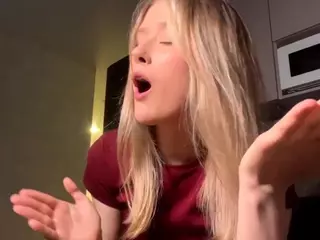 SilviaHambelton's Live Sex Cam Show