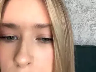 SilviaHambelton's Live Sex Cam Show
