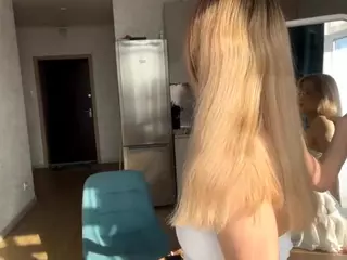 SilviaHambelton's Live Sex Cam Show