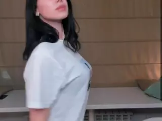 AislyBown's Live Sex Cam Show