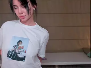 AislyBown's Live Sex Cam Show