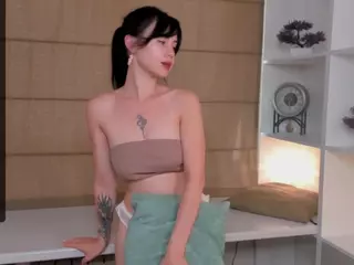 AislyBown's Live Sex Cam Show