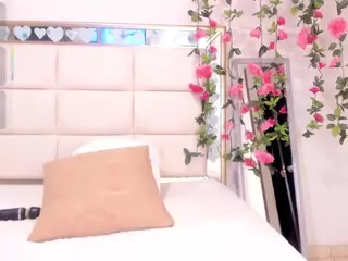 Helen-Delany's Live Sex Cam Show