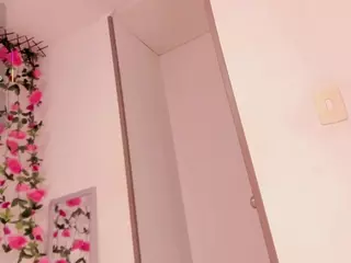 Helen-Delany's Live Sex Cam Show