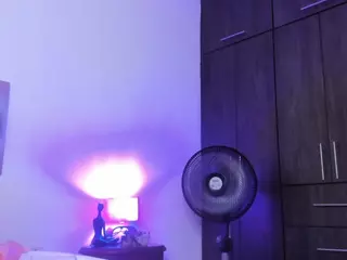 kaomy-022's Live Sex Cam Show