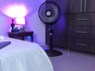 kaomy-022's Live Sex Cam Show