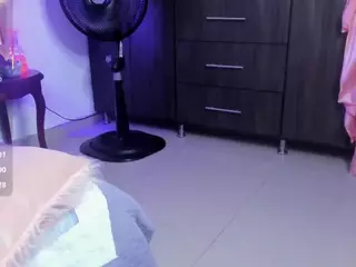 kaomy-022's Live Sex Cam Show