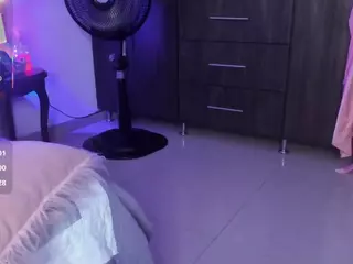 kaomy-022's Live Sex Cam Show