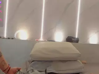Misaki-Yue's Live Sex Cam Show