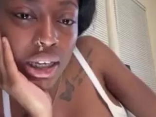 sweetestsexcthang's Live Sex Cam Show