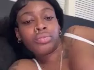 sweetestsexcthang's Live Sex Cam Show