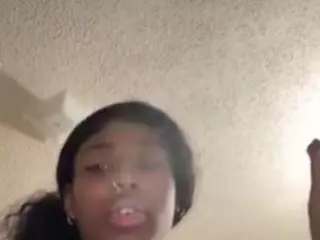 sweetestsexcthang's Live Sex Cam Show