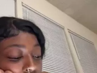 sweetestsexcthang's Live Sex Cam Show