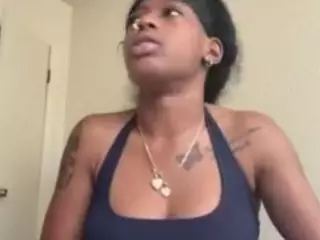sweetestsexcthang's Live Sex Cam Show