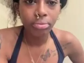 sweetestsexcthang's Live Sex Cam Show
