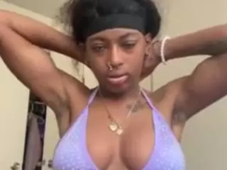 sweetestsexcthang's Live Sex Cam Show