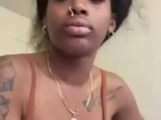 sweetestsexcthang's Live Sex Cam Show