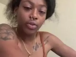 sweetestsexcthang's Live Sex Cam Show