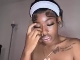 sweetestsexcthang's Live Sex Cam Show