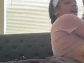 sweetestsexcthang's Live Sex Cam Show