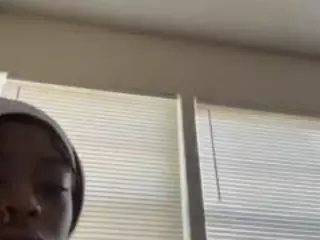 sweetestsexcthang's Live Sex Cam Show