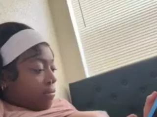 sweetestsexcthang's Live Sex Cam Show