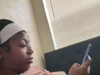 sweetestsexcthang's Live Sex Cam Show
