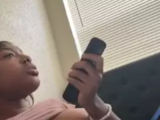 sweetestsexcthang's Live Sex Cam Show