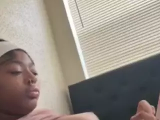 sweetestsexcthang's Live Sex Cam Show