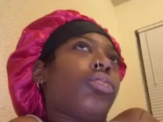 sweetestsexcthang's Live Sex Cam Show