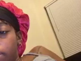 sweetestsexcthang's Live Sex Cam Show