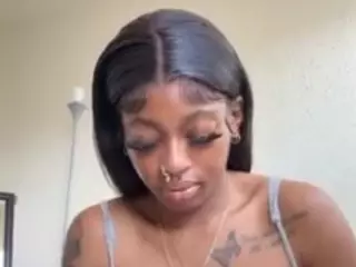 sweetestsexcthang's Live Sex Cam Show