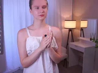 CateWatey's Live Sex Cam Show