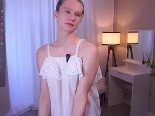 CateWatey's Live Sex Cam Show