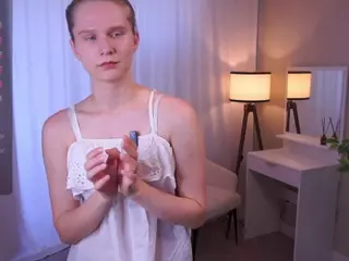 CateWatey's Live Sex Cam Show