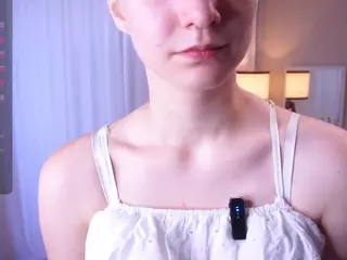 CateWatey's Live Sex Cam Show