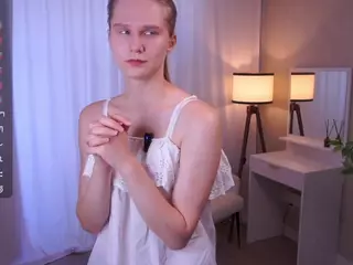 CateWatey's Live Sex Cam Show